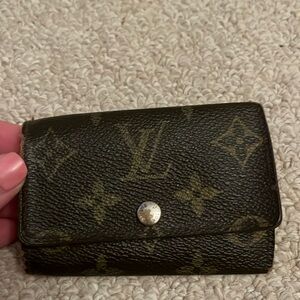 Authentic Louis Vuitton Keyholder